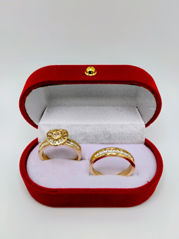 Set Corazón Imperial – Anillos en Oro 18K con Detalle Realzado