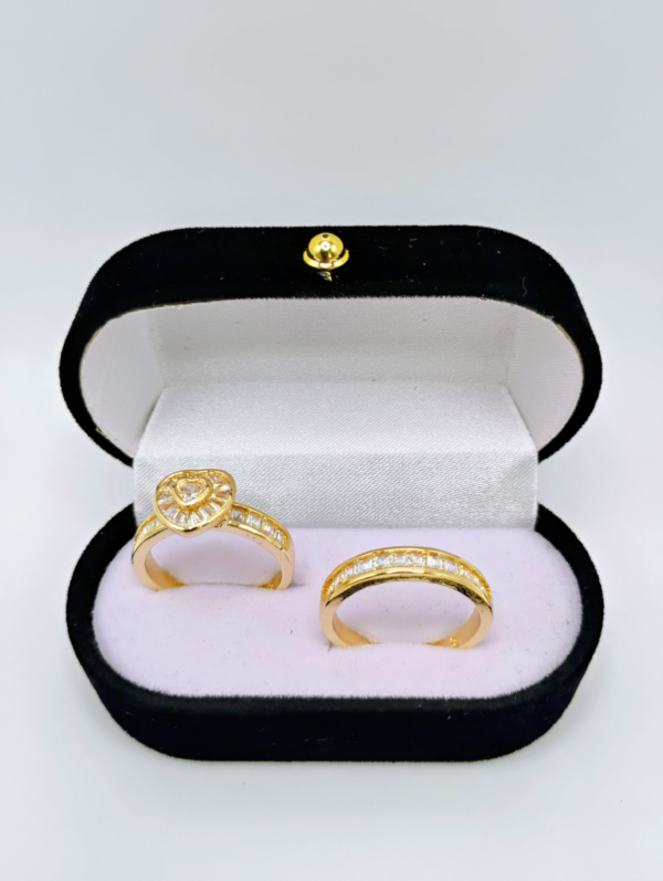 Set Corazón Imperial – Anillos en Oro 18K con Detalle Realzado