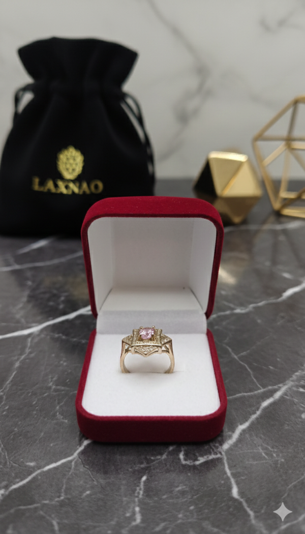 Anillo Royal Pink – Elegancia en Rosa