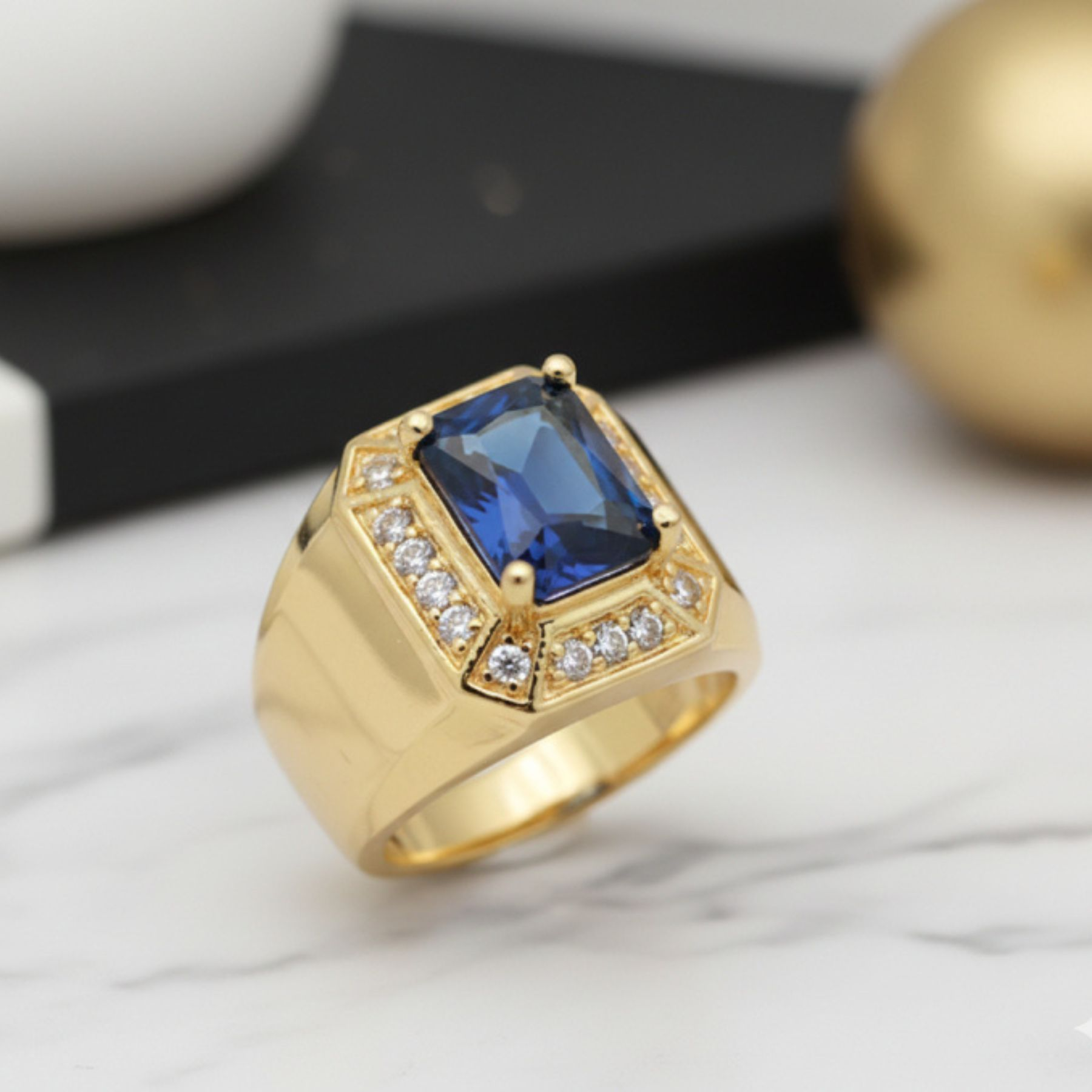 Anillo “Blue Monarch”
