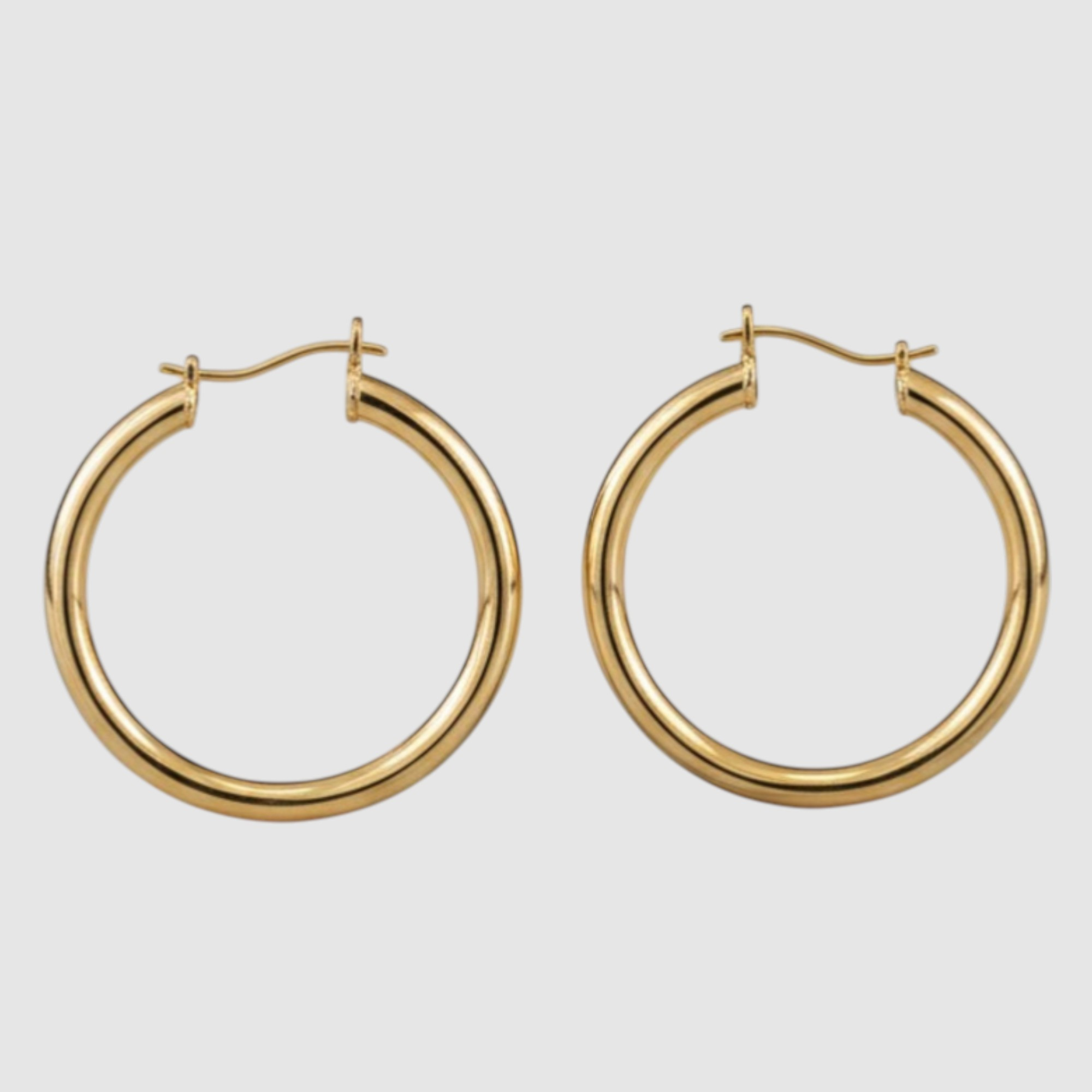 Aros Clásicos Elegance en Oro Laminado 18K – Diseño Liso y Atemporal