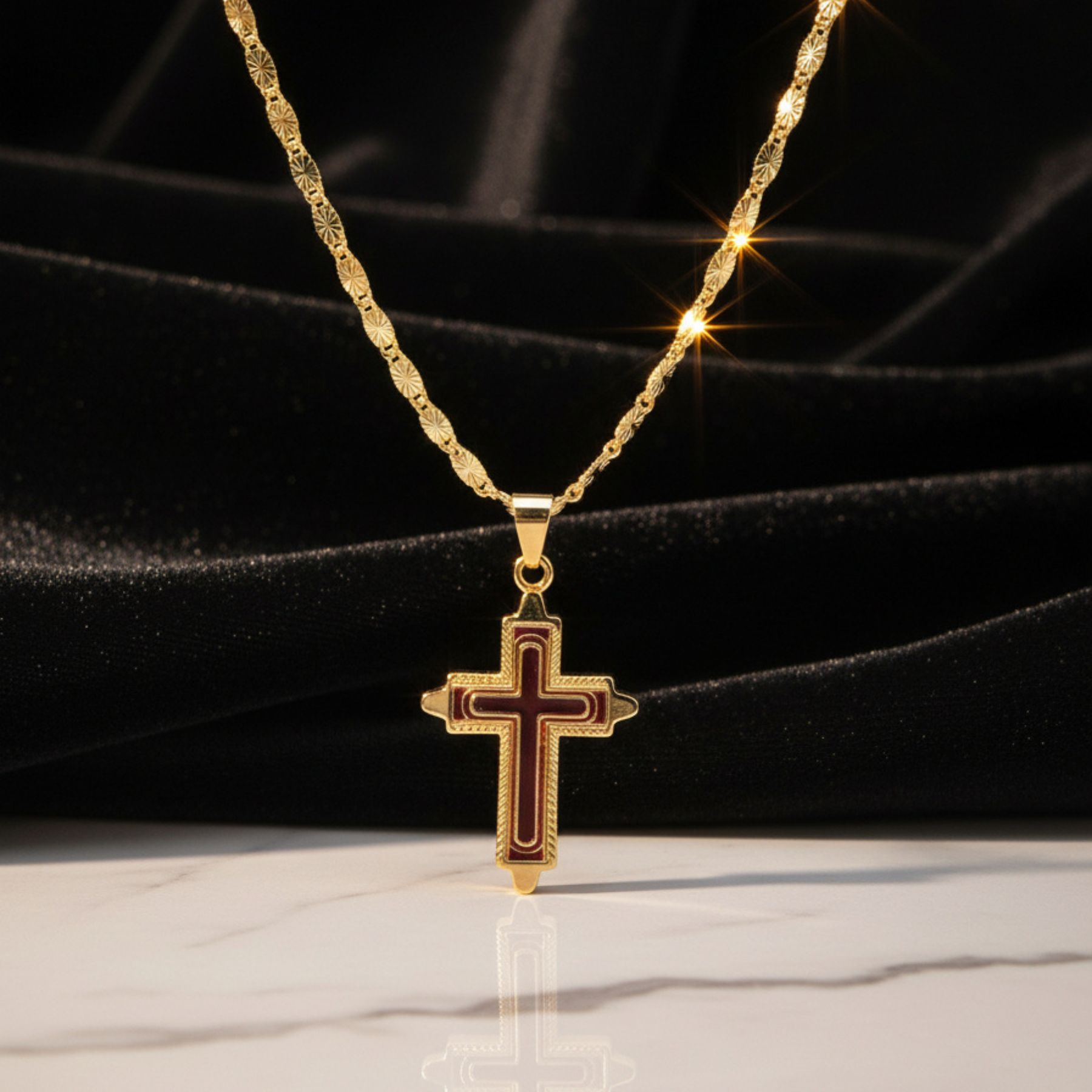 Cruz Bañada en Oro 14K