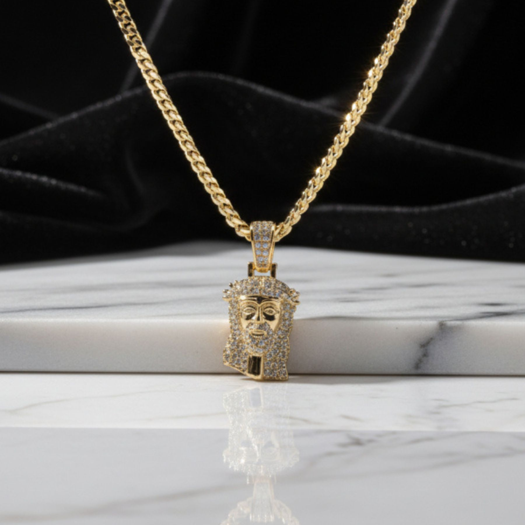 Cadena Bañada en Oro 14K - "El Caballero"