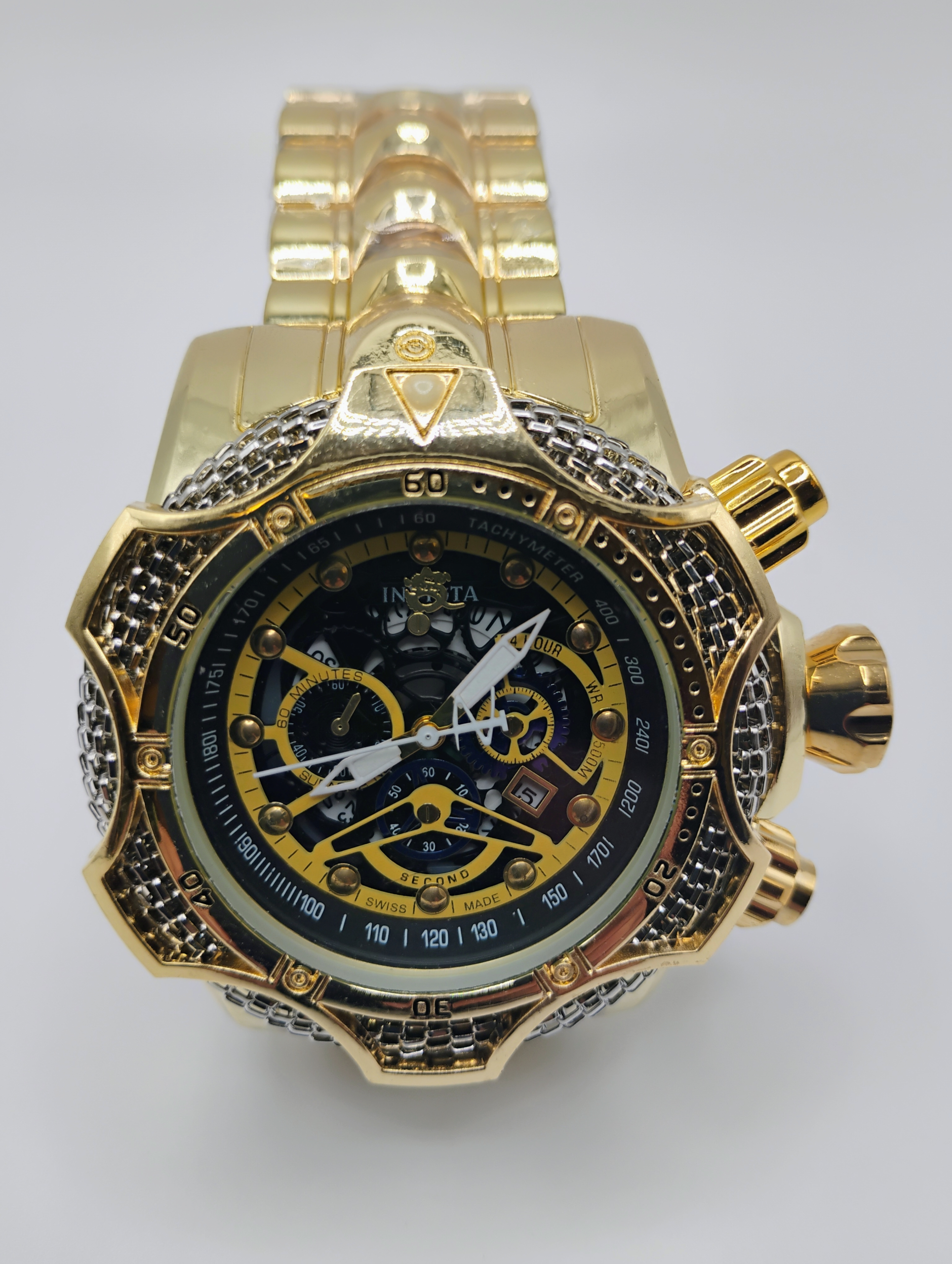 Reloj Deportivo de Cuarzo para Hombre INVIC - Esfera Grande y Correa de Acero Dorado