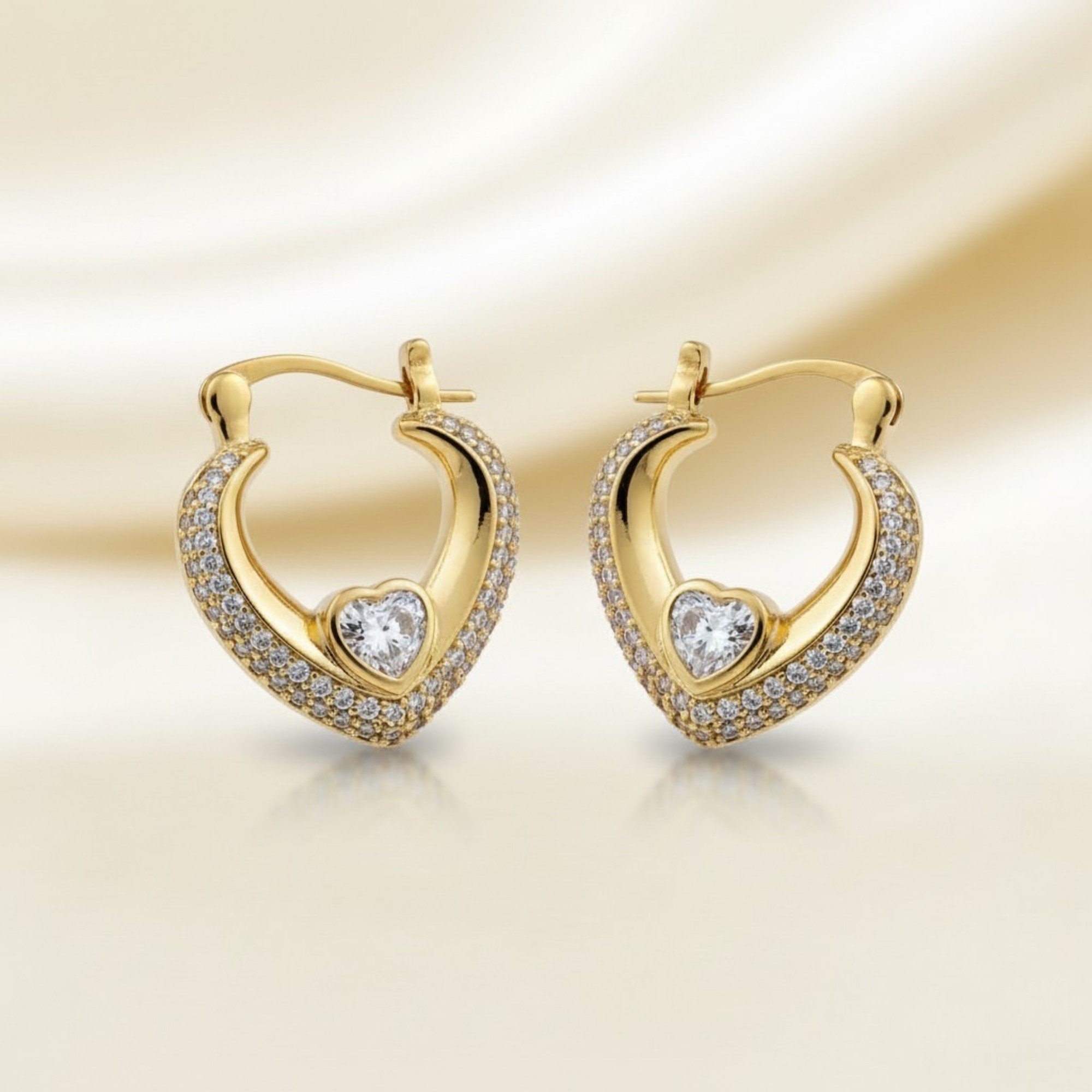 S 14 Aros Corazón con Zirconias en Oro Laminado 14K – Diseño Elegante y Brillante