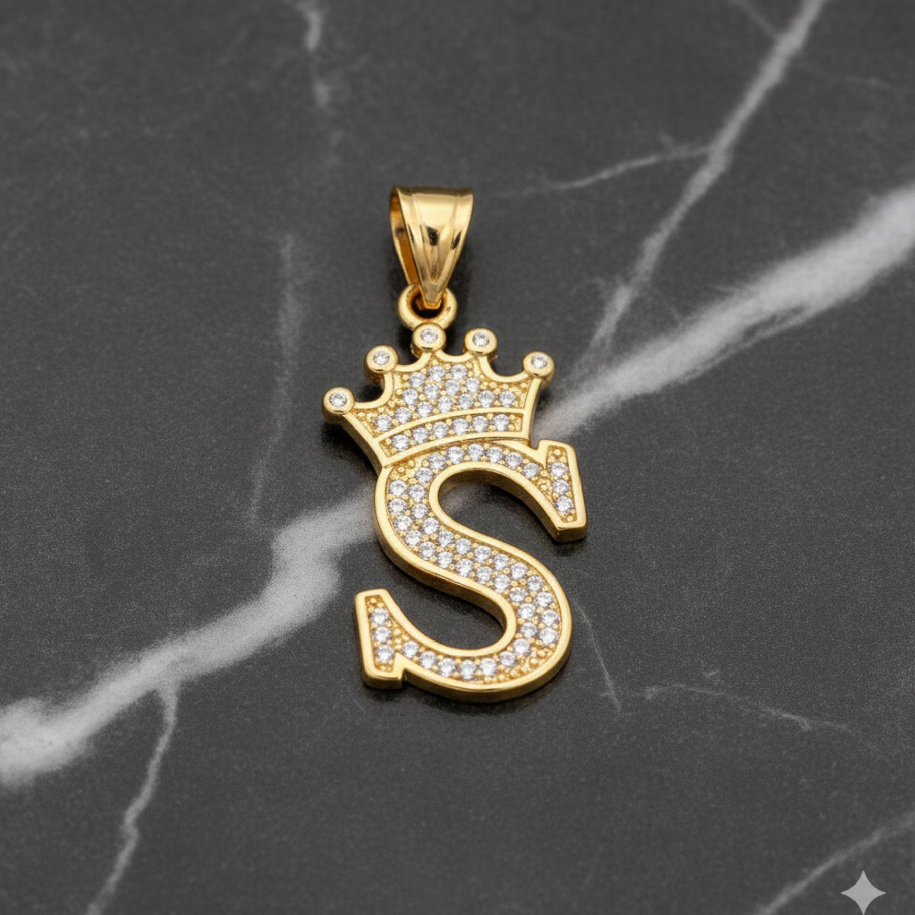 Dije “S Royal Crown”