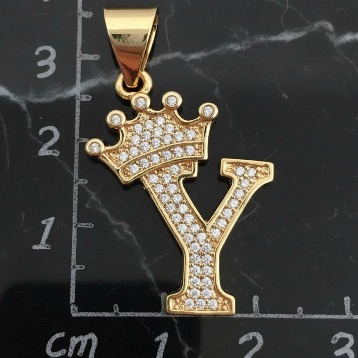 Dije “Y Crown Supreme”