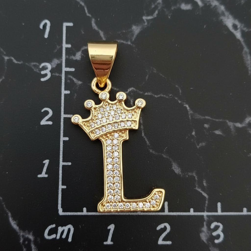 Dije Letra L Corona Real Bañado en Oro 18K