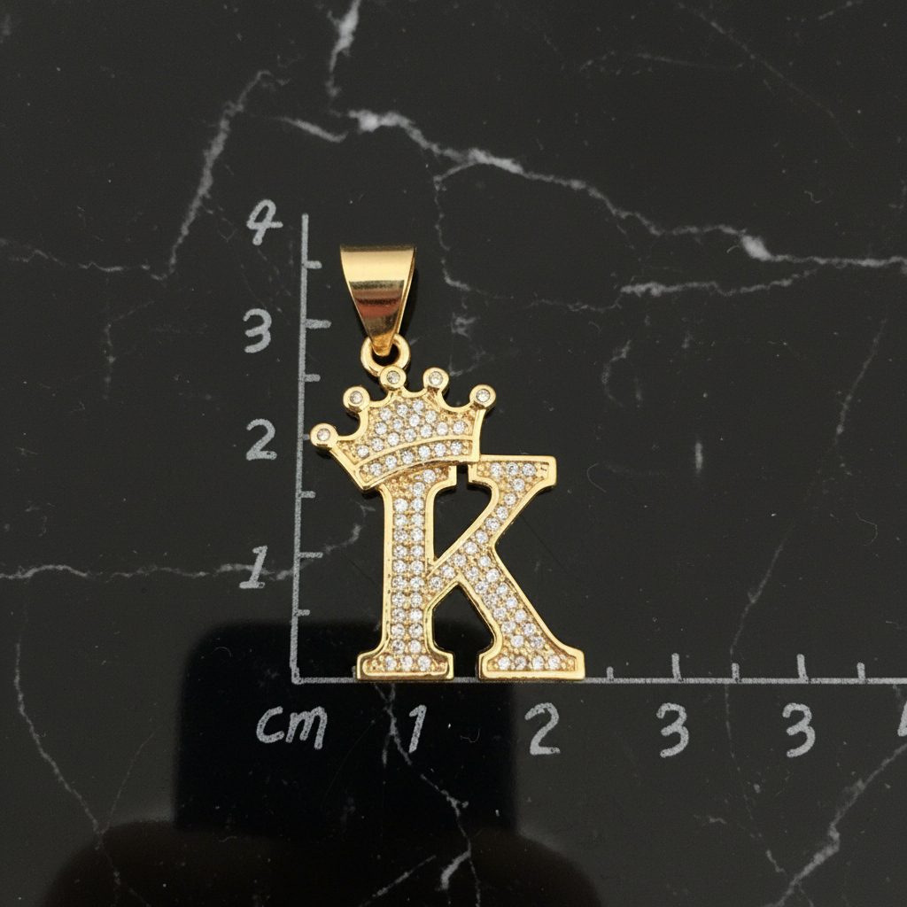 Dije Letra K Corona Real Bañado en Oro 18K