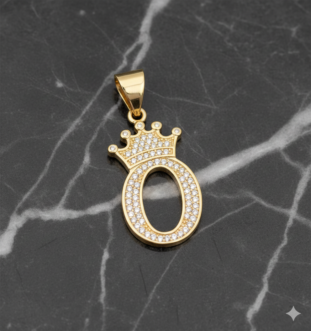 Dije Letra O Corona Real Bañado en Oro 18K