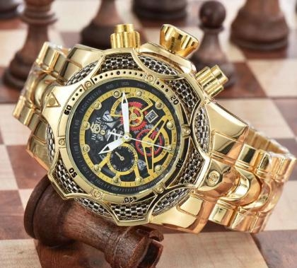 Reloj Deportivo de Cuarzo para Hombre INVIC – Esfera Negra Grande y Correa de Acero Dorado