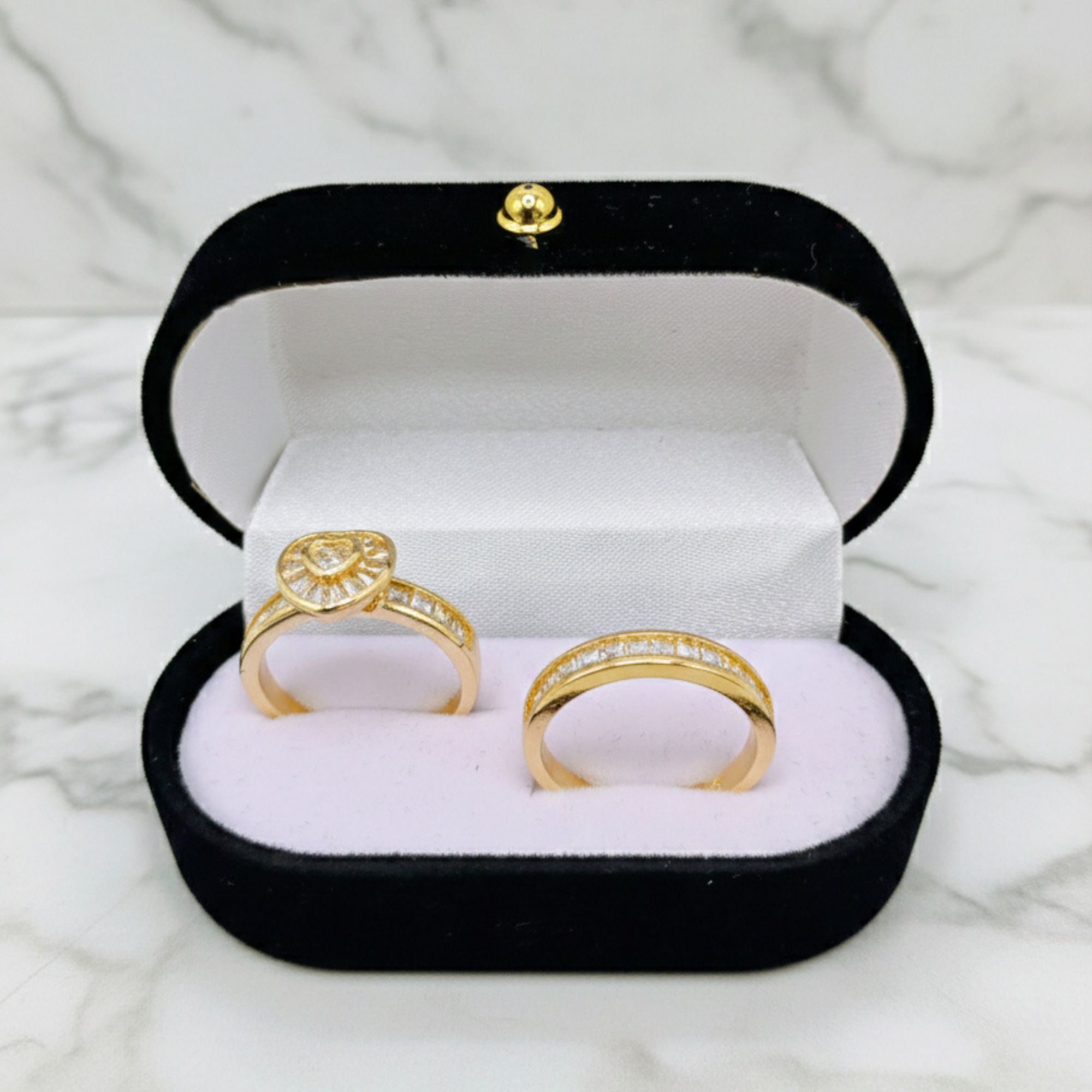 Set Corazón Imperial – Anillos en Oro 18K con Detalle Realzado
