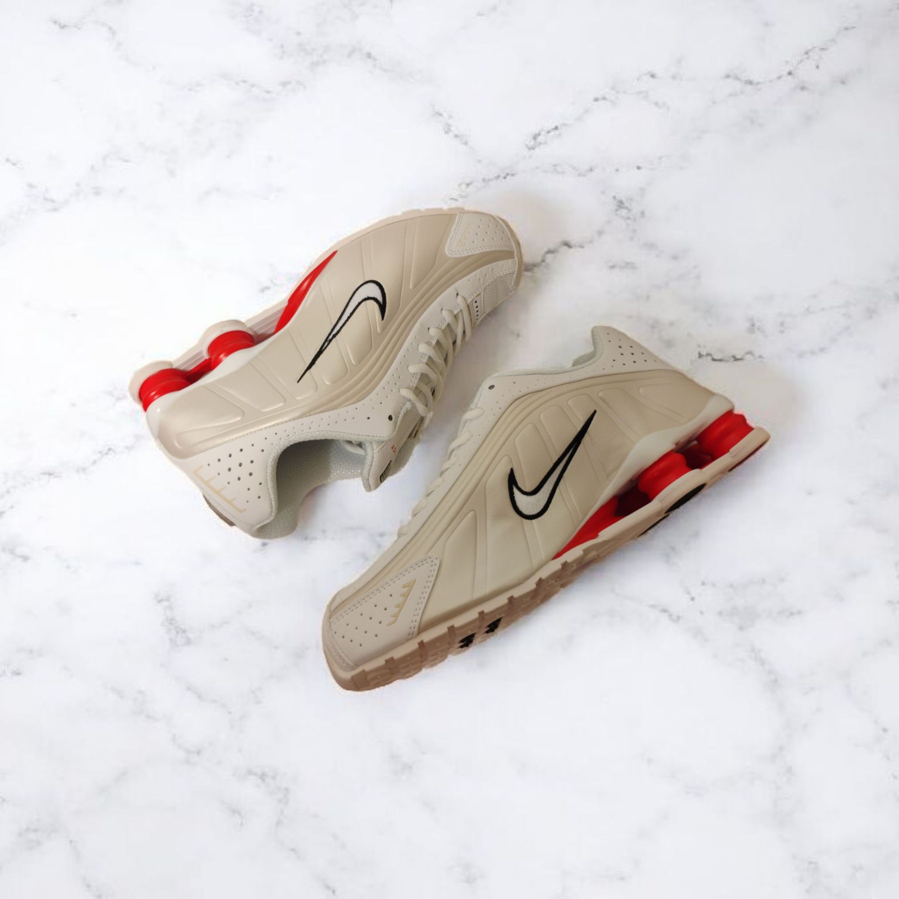 Nike Shox Runner White