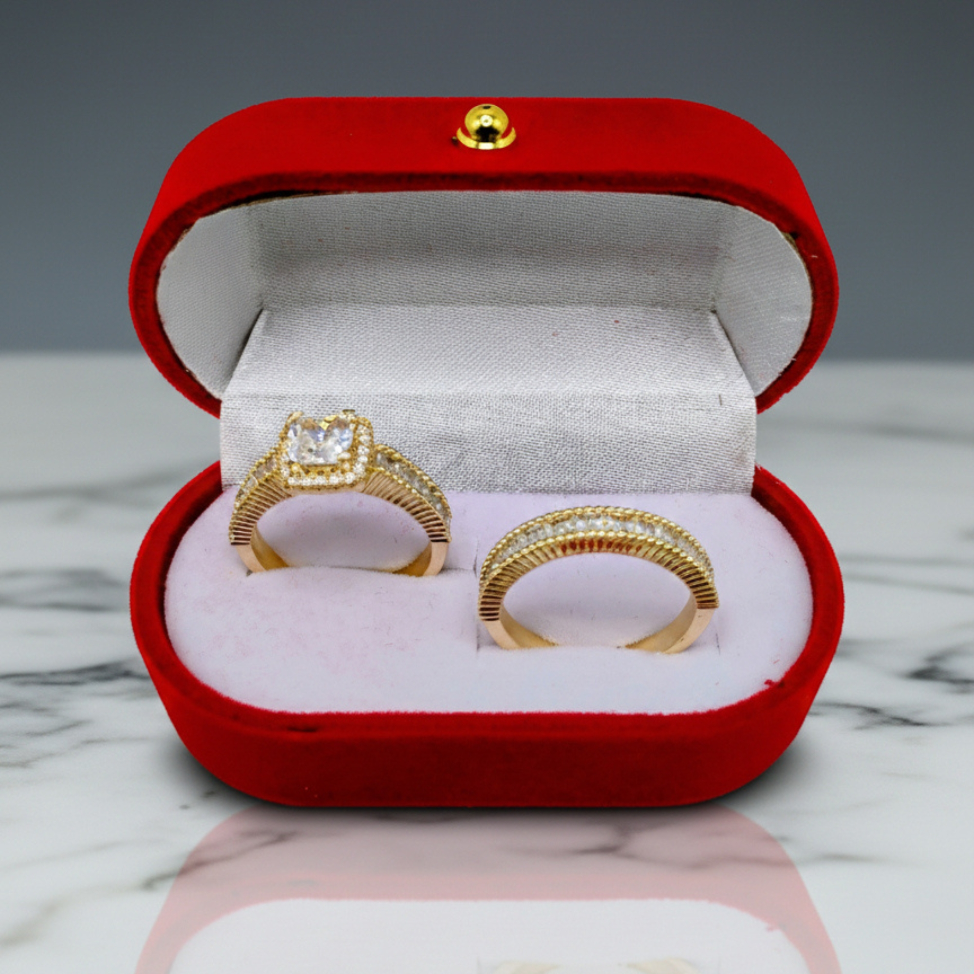 Set Elegancia Real – Dúo de Anillos Oro 18K con Corte Esmeralda