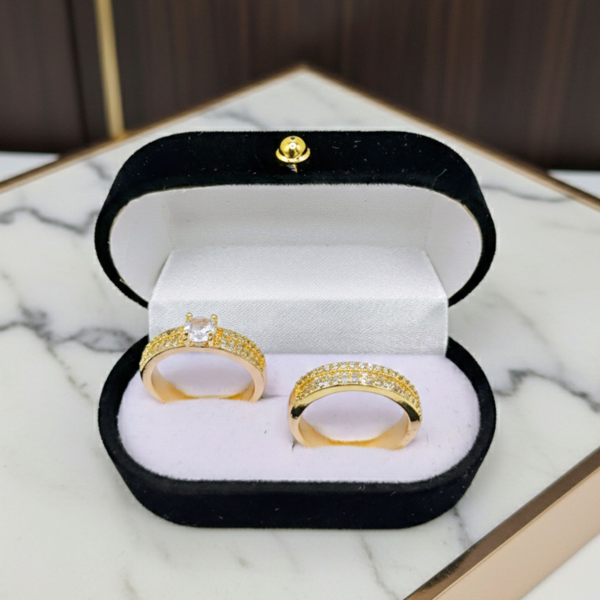 Set Eternidad Real – Anillos Dúo en Oro 18K con Brillo