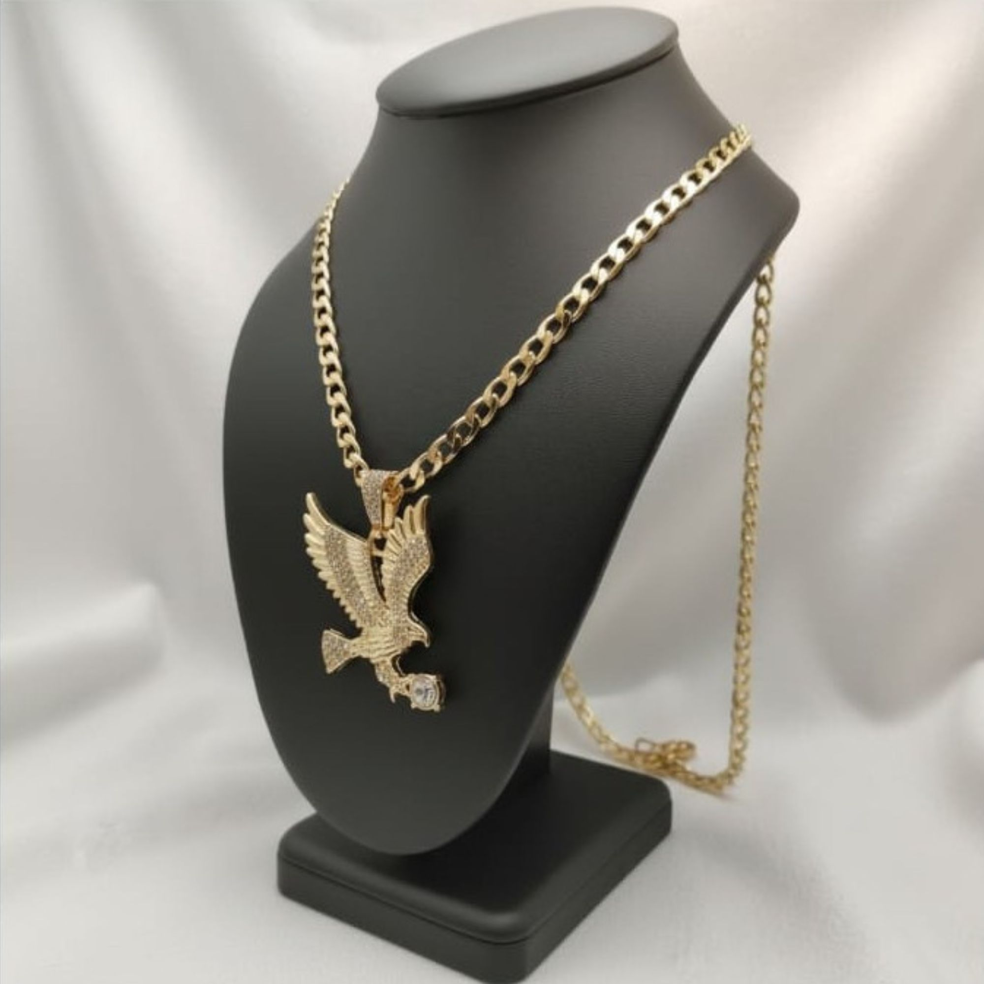 Collar “Águila Real” Dorado