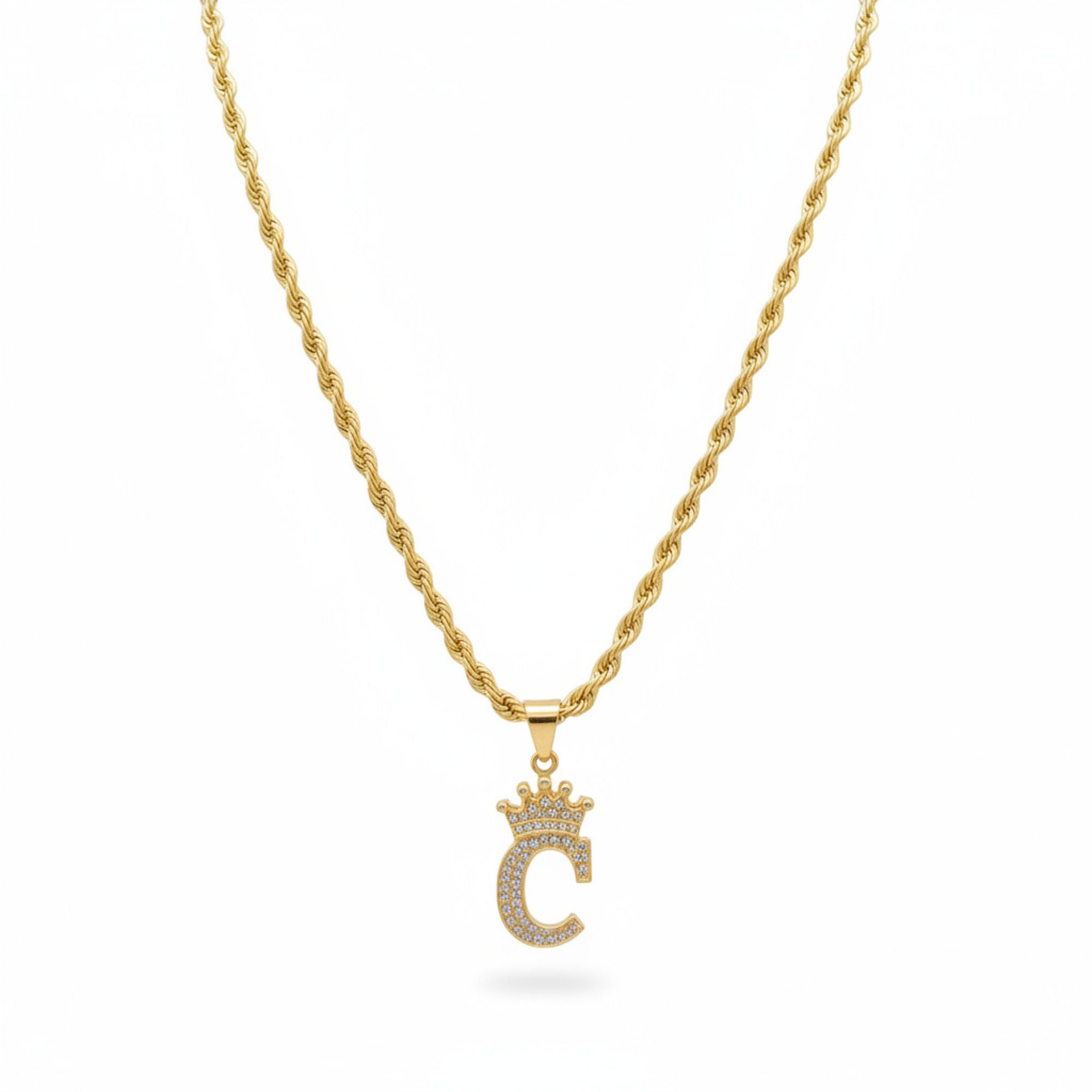 Cadena Rope Crown con dije inicial letra “C” en oro laminado 14K