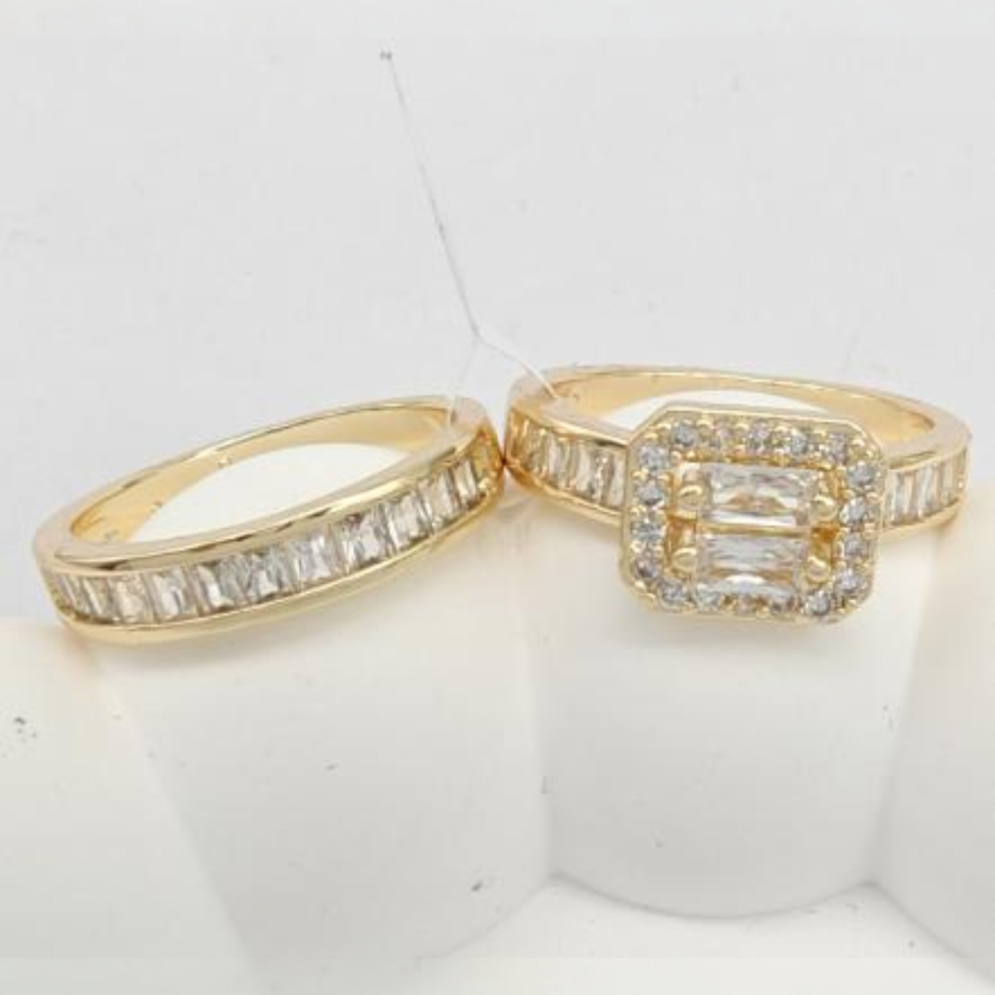 Dúo de Anillos de Compromiso en Oro Laminado 14K