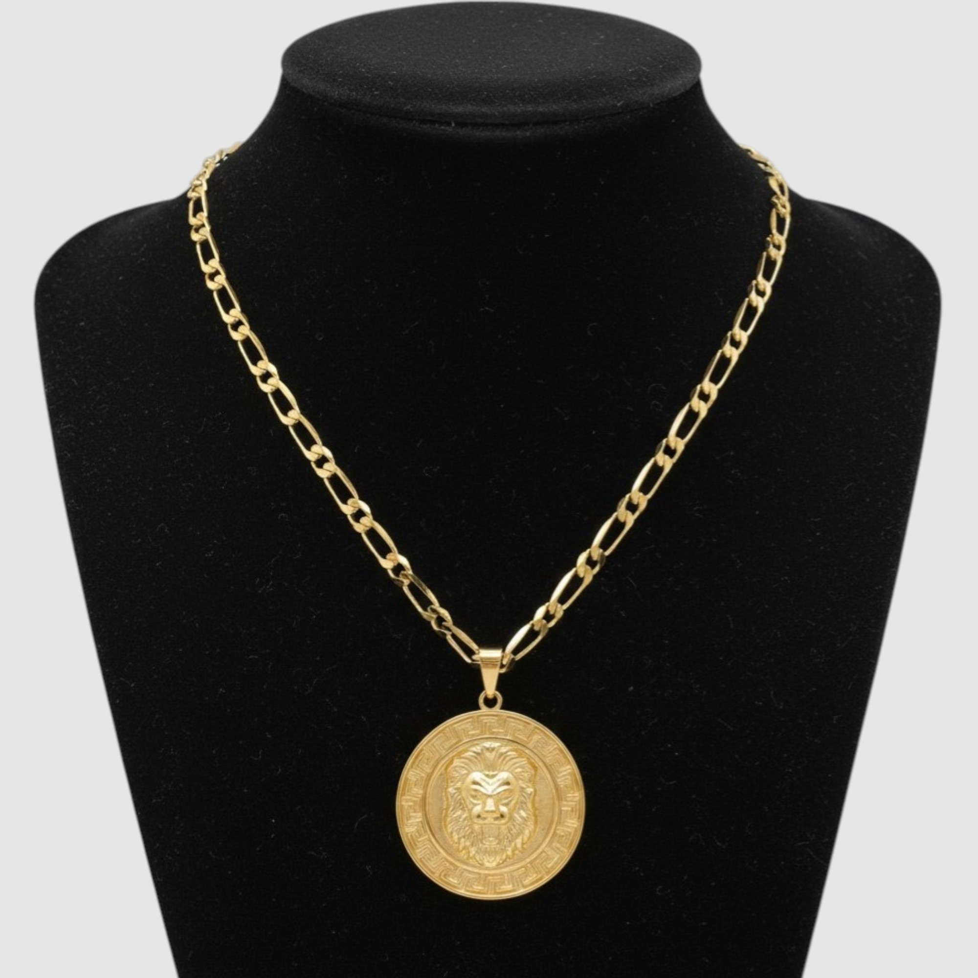 Dije Medallón de León Estilo Greca en Oro Laminado