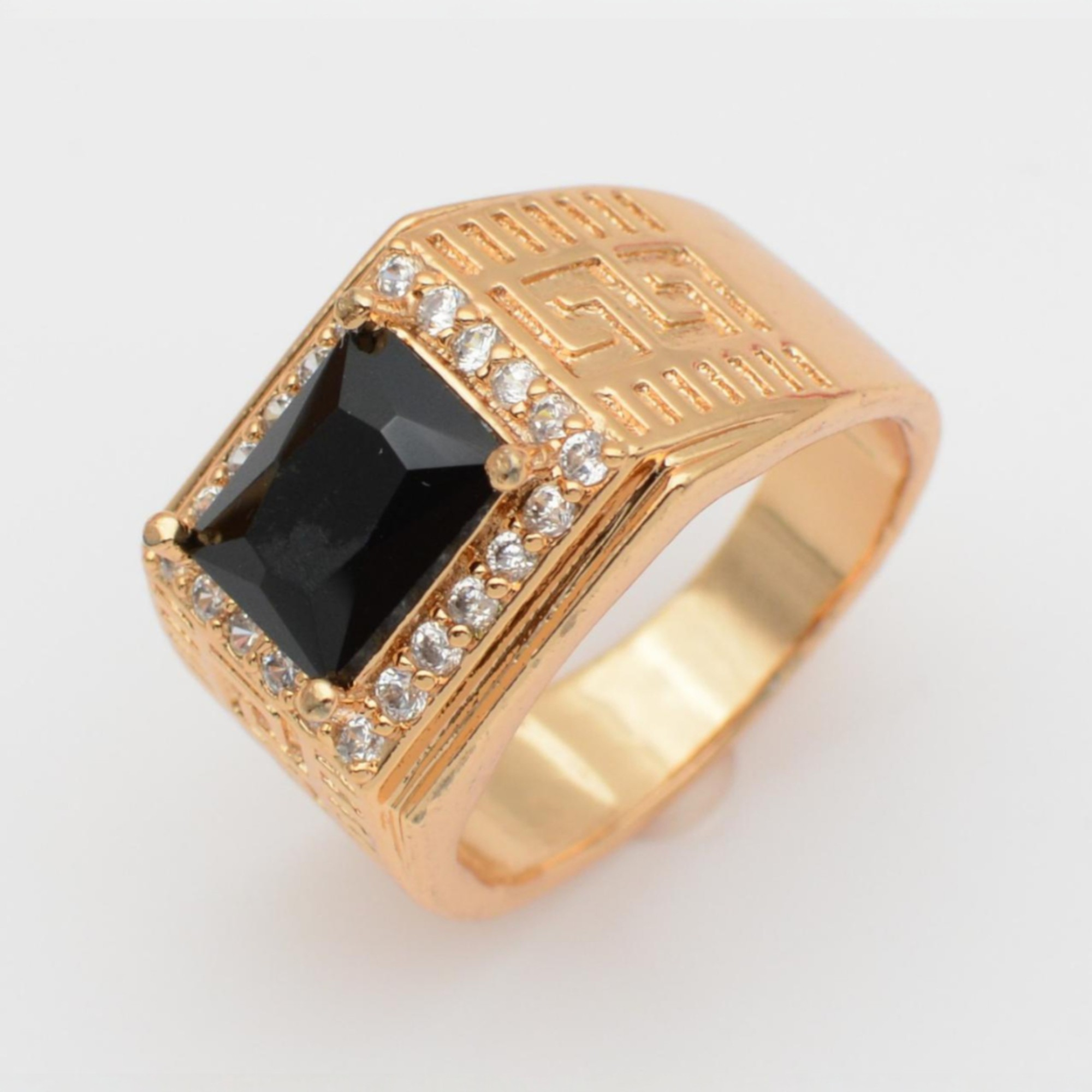 Anillo en Oro Laminado 14K Diseño Elegante Premium