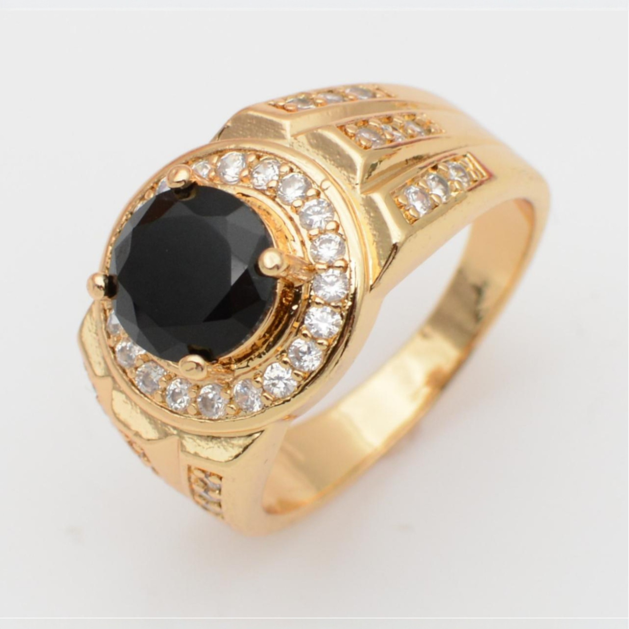 Anillo en Oro Laminado 14K con Piedra y Detalles Brillantes