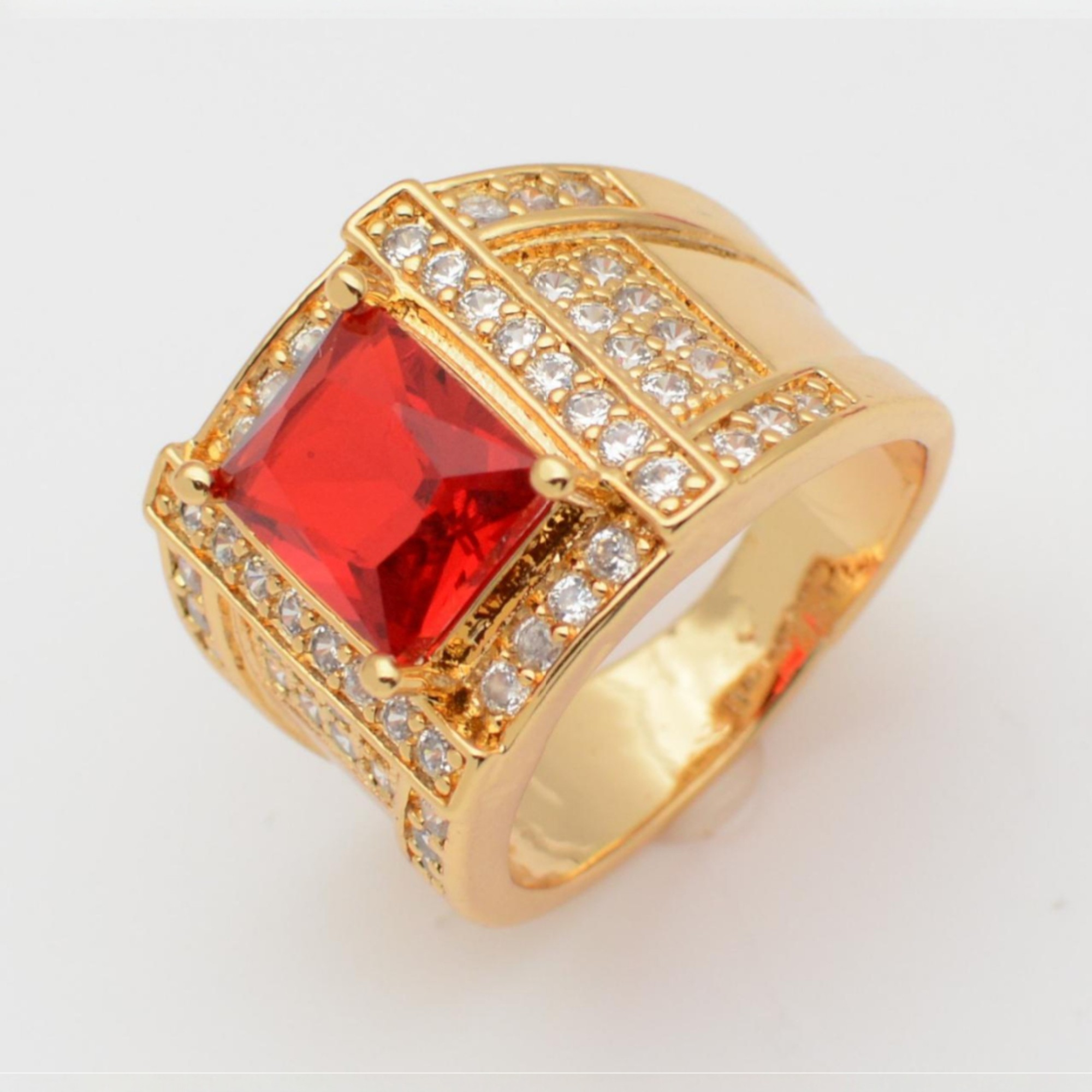 Anillo Imperial en Oro Laminado 14K con Piedra Central