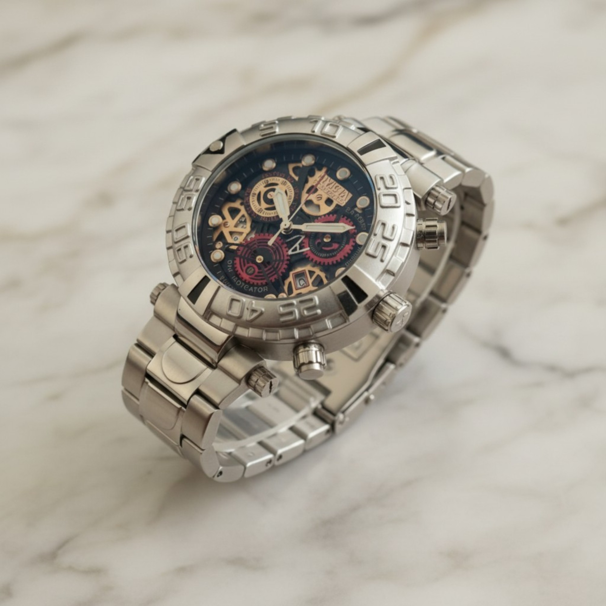 Reloj Plateado para Mujer – Diseño Elegante Tipo Invicta