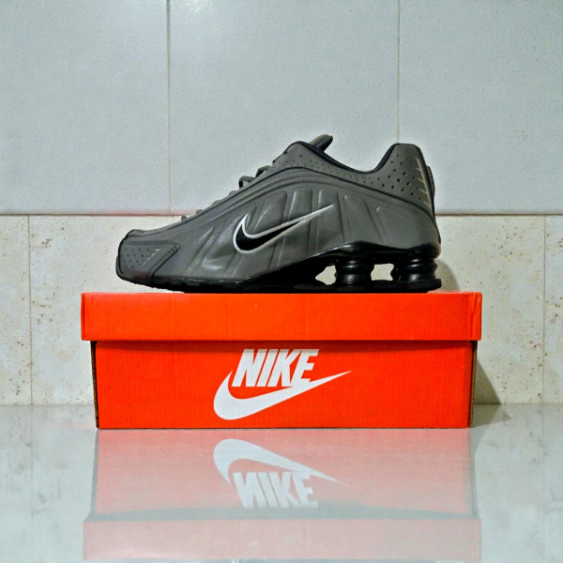 Nike Shox Elite Grey